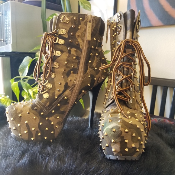 Alba Camoflauge Platform Boots with Gold Spikes - Picture 1 of 3